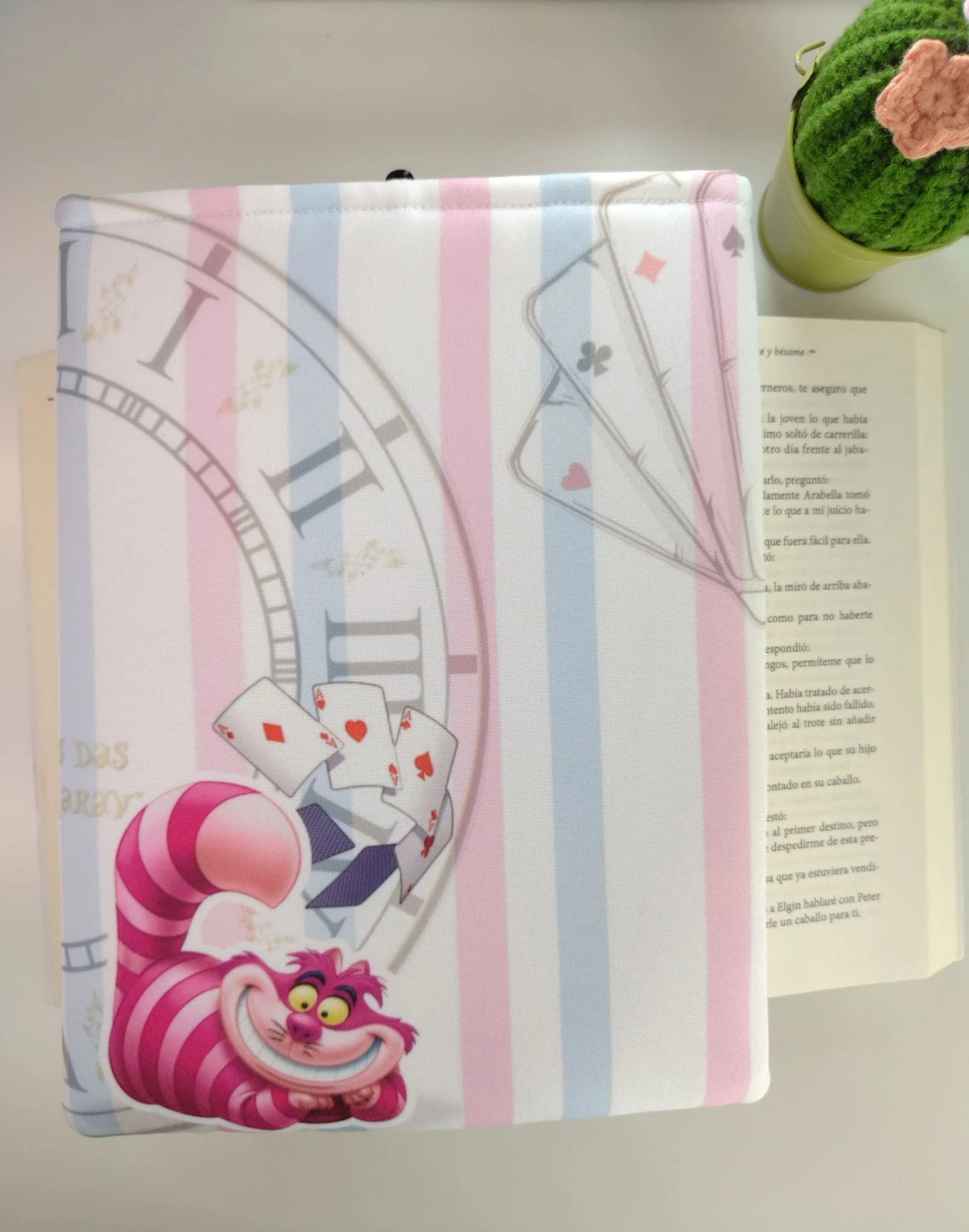 Funda para libros o tablets - Alicia en el país de las Maravillas -  Hecha a mano – photo 2